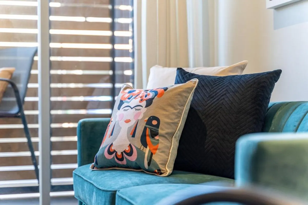 Apartment Floral On Frew 2Br Staycation Cbd Wifi Adelaide